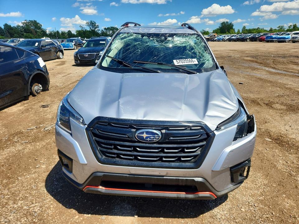 2023 Subaru Forester VIN JF2SKAJC0PH458877 COPART salvage auction — ROLLOVER, Il - Salvage Certificate, sold $225 on 2026-07-28 (photo 5)