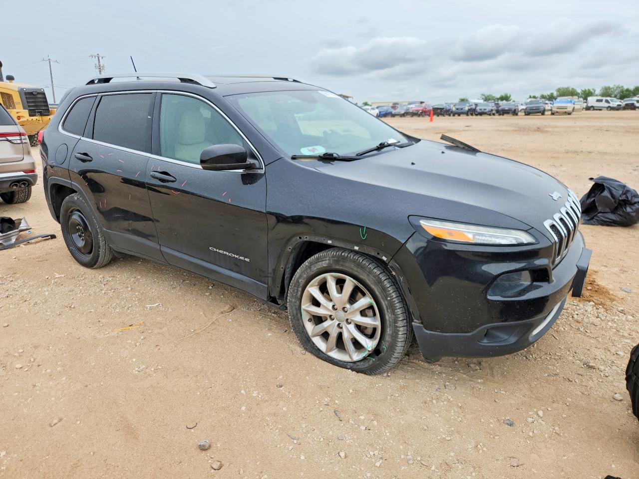 2016 Jeep Cherokee VIN 1C4PJMDB8GW295547 COPART salvage auction — Undercarriage, CO - SALVAGE TITLE, sold $2,700 on 2026-07-09 (photo 4)