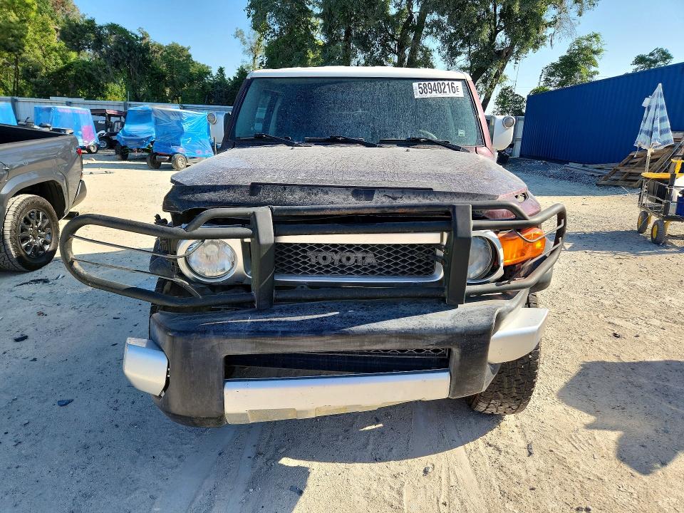 2007 Toyota Fj cruiser VIN JTEBU11F270066240 COPART salvage auction — FRONT END, Fl - Cert Of Title Slvg Rebuildable, sold $5,100 on 2026-07-28 (photo 5)