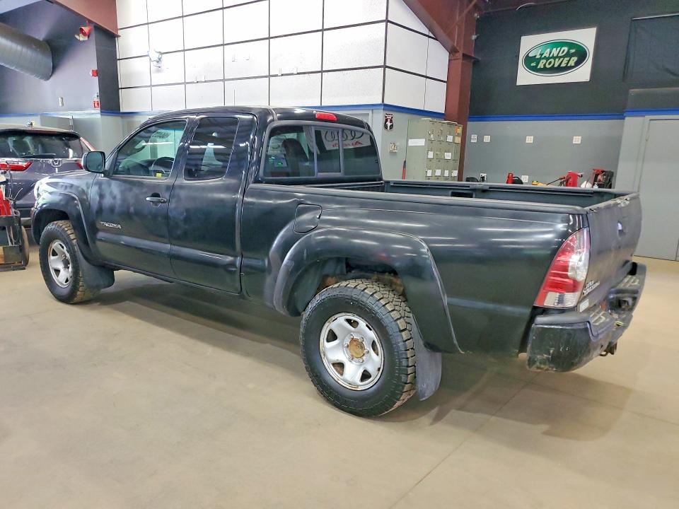 2011 Toyota Tacoma VIN 5TFUX4EN5BX006489 COPART salvage auction — MINOR DENT/SCRATCHES, Vt - Certificate Of Title (P), sold $6,300 on 2026-07-30 (photo 2)
