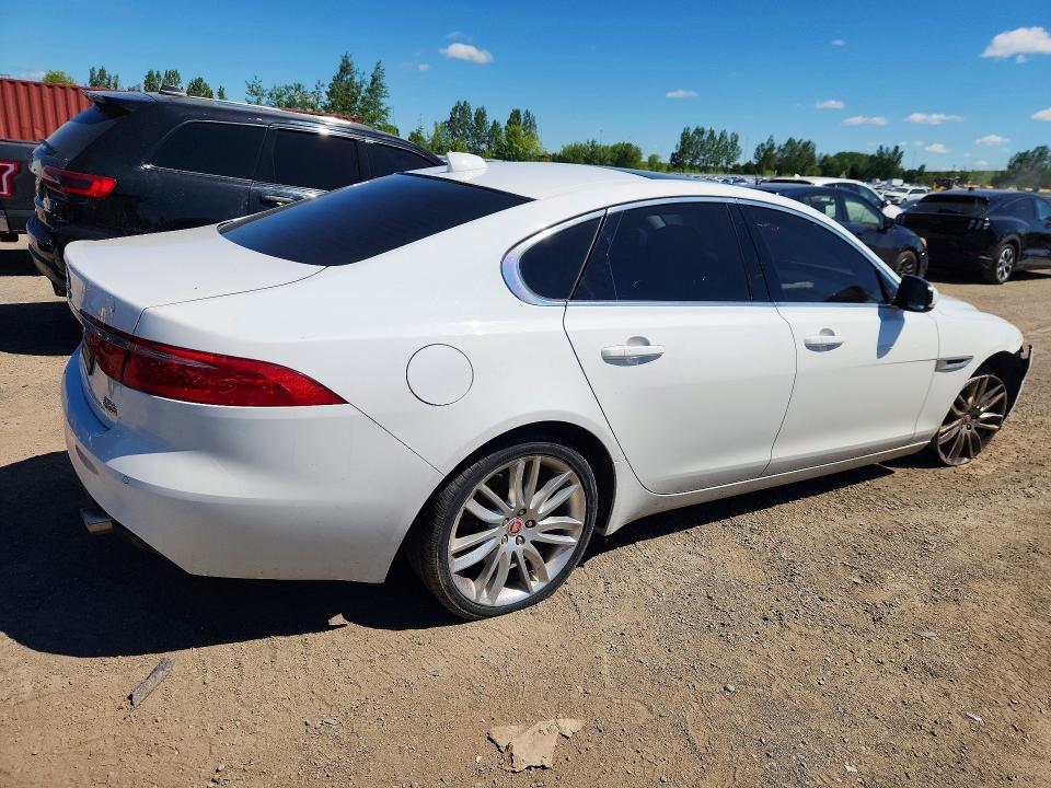 2017 Jaguar Xf VIN SAJBK4BV7HCY50724 COPART salvage auction — FRONT END, ON - PERMIT NO BRAND - UNFIT, sold $2,750 on 2026-07-16 (photo 3)