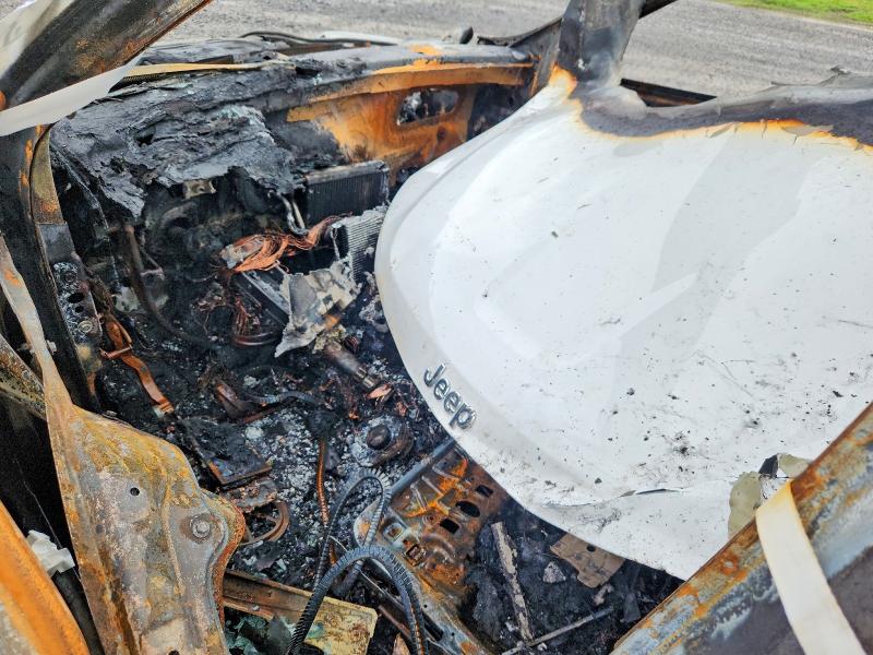 2019 Jeep Grand cherokee VIN 1C4RJFBG8KC799321 COPART salvage auction — Burn Interior, ON - PERMIT IRREPAIRABLE, sold $450 on 2026-07-23 (photo 8)
