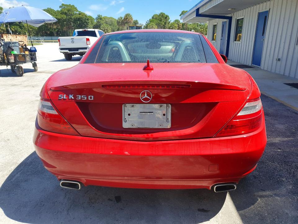 2013 Mercedes-benz Slk-klasse VIN WDDPK5HA1DF050093 COPART salvage auction — SIDE, Fl - Cert Of Title Slvg Rebuildable, sold $4,100 on 2026-08-12 (photo 6)