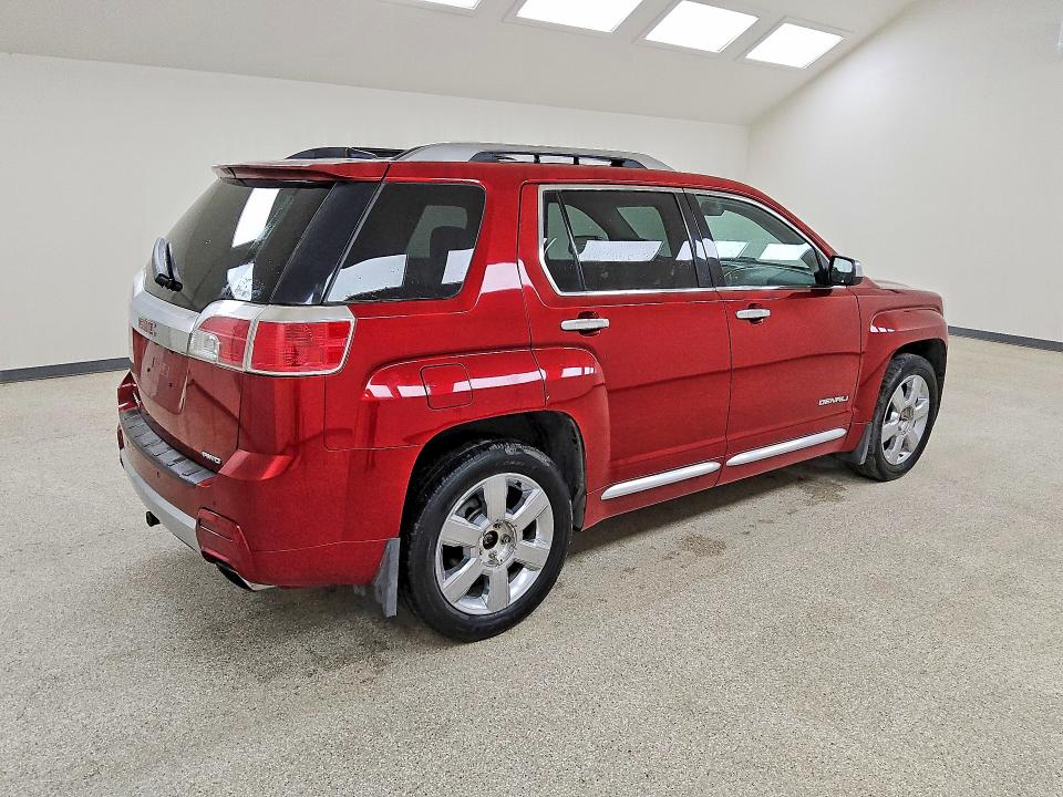 2013 Gmc Terrain VIN 2GKFLZE31D6282367 COPART salvage auction — MINOR DENT/SCRATCHES, Co - Certificate Of Title, sold $2,250 on 2026-07-30 (photo 3)