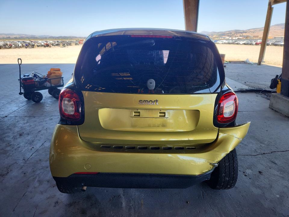 2016 Smart Fortwo VIN WMEFJ5DAXGK066675 COPART salvage auction — FRONT END, CA - NON-REPAIRABLE VEHICLE CERT, sold $10 on 2026-08-20 (photo 6)