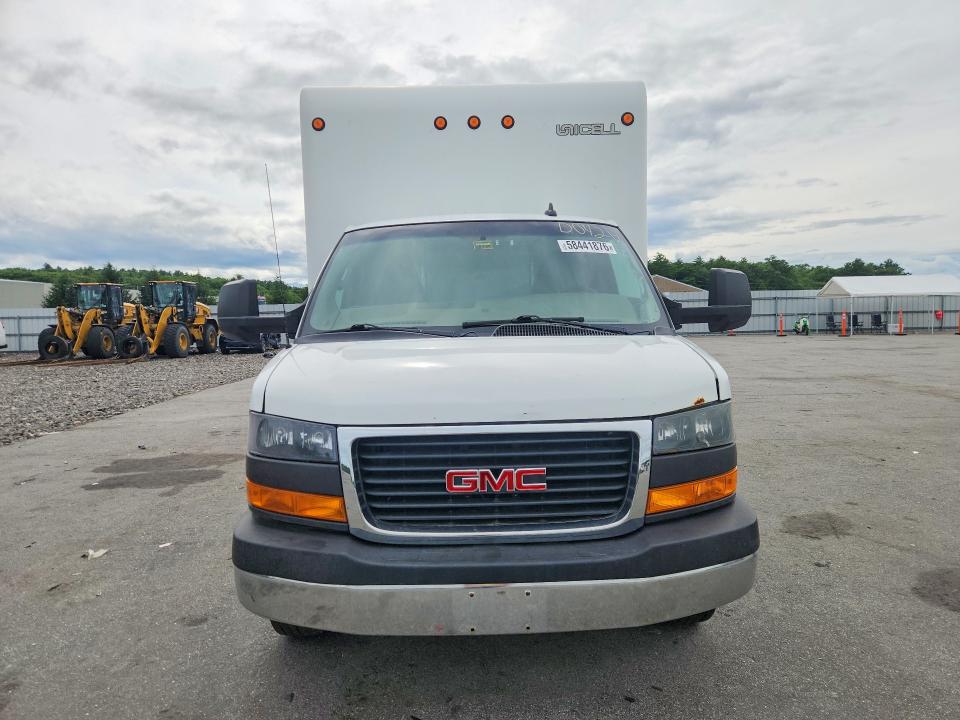 2019 Gmc Savana VIN 7GZ67UCG5KN005791 COPART salvage auction — NORMAL WEAR, Me - Certificate Of Title, sold $2,500 on 2026-07-29 (photo 5)