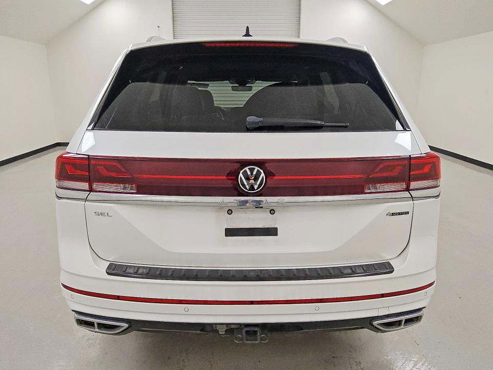 2024 Volkswagen Atlas VIN 1V2FR2CA1RC546140 COPART salvage auction — MINOR DENT/SCRATCHES, TX - CERTIFICATE OF TITLE, sold $26,000 on 2026-07-09 (photo 6)
