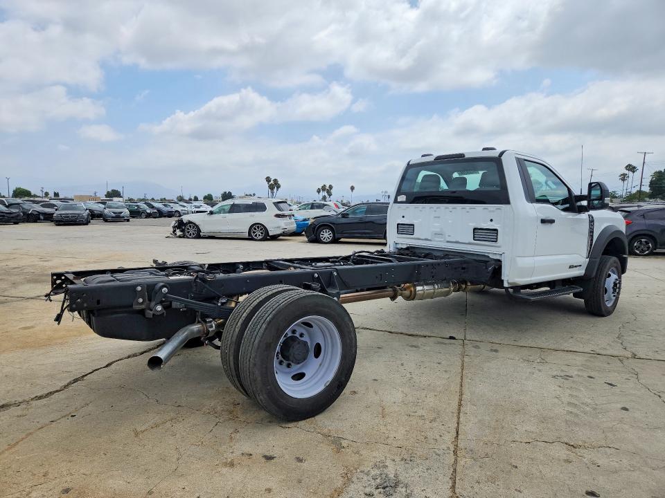 2024 Ford F550 VIN 1FDUF5GT8RDA09415 COPART salvage auction — MINOR DENT/SCRATCHES, Mi - Dis/Dlr/Exp Only Salvage Title, sold $35,500 on 2026-07-28 (photo 3)