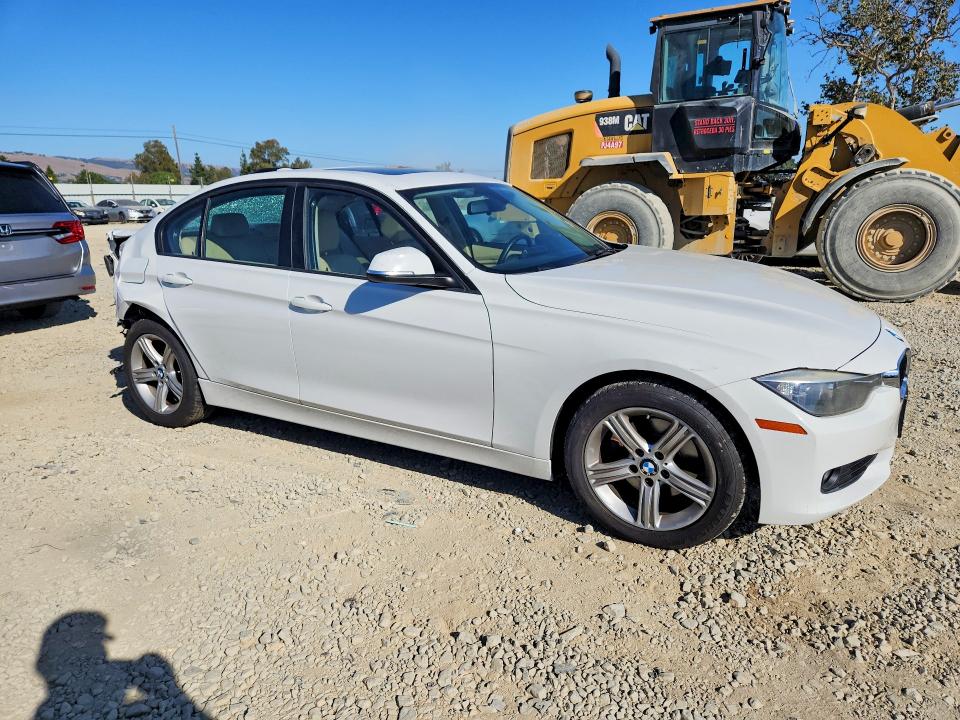 2012 BMW 3er VIN WBA3C1C5XCF433468 COPART salvage auction — SIDE, Ca - Salvage Certificate, sold $525 on 2026-07-02 (photo 4)