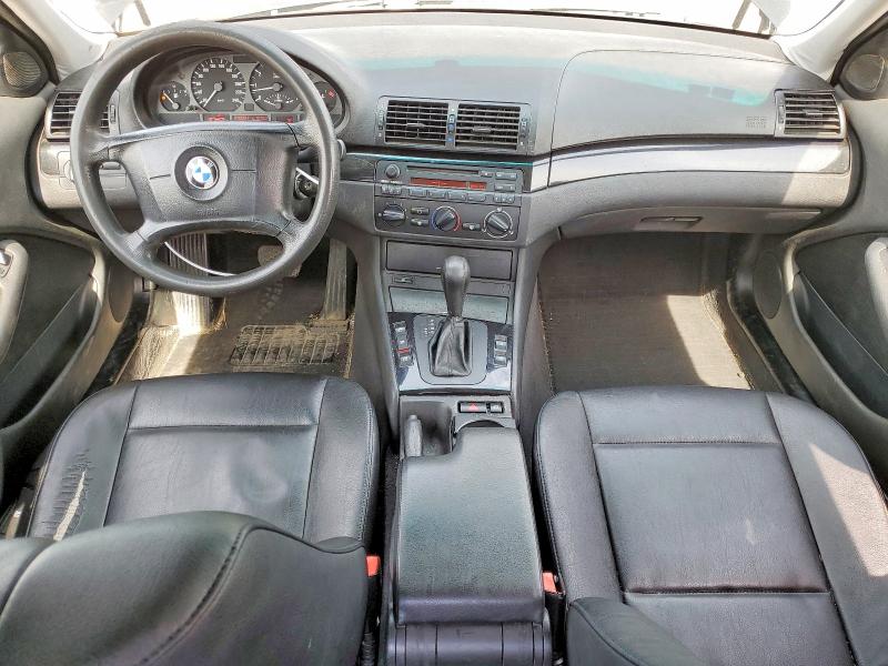 2001 BMW 3 series VIN WBAAV13401FT45423 COPART salvage auction — SIDE, ON - PERMIT NO BRAND - UNFIT, sold $400 on 2026-08-18 (photo 8)