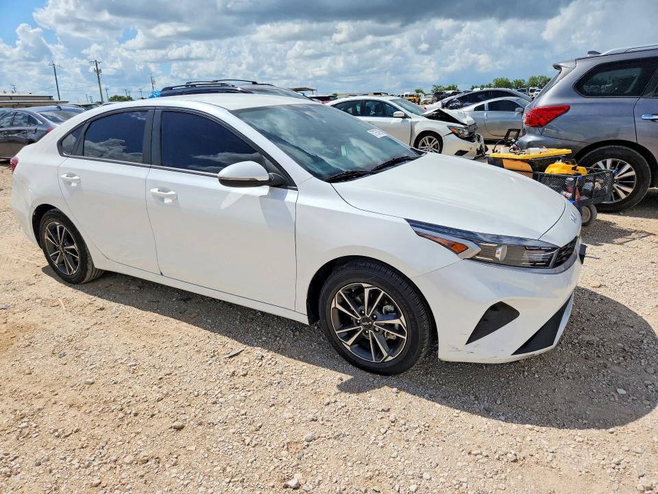 2023 Kia Forte VIN 3KPF24AD1PE688220 COPART salvage auction — MINOR DENT/SCRATCHES, Tx - Certificate Of Title (P), sold $6,500 on 2026-07-02 (photo 4)