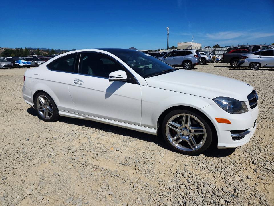 2015 Mercedes-benz C-klasse VIN WDDGJ5HB0FG374886 COPART salvage auction — REAR END, Ca - Salvage Certificate, sold $2,100 on 2026-07-28 (photo 4)