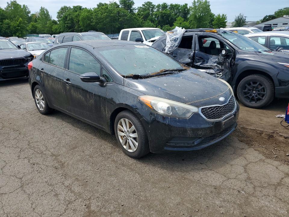 2014 Kia Forte VIN KNAFX4A65E5077759 COPART salvage auction — MINOR DENT/SCRATCHES, CT - CERTIFICATE OF TITLE, sold $575 on 2026-07-10 (photo 4)