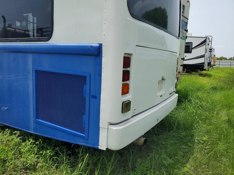 1999 Blue Bus VIN 1BAGEBSA8XF085849 COPART salvage auction — MINOR DENT/SCRATCHES, TX - CERTIFICATE OF TITLE, sold $100 on 2026-09-17 (photo 9)