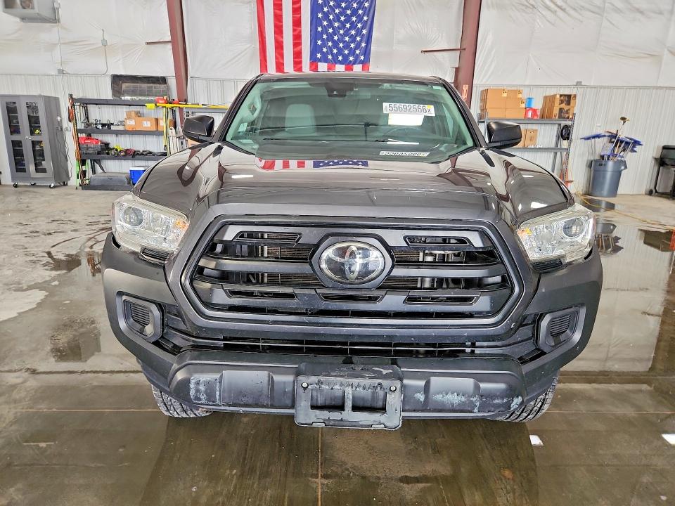 2019 Toyota Tacoma VIN 5TFSX5EN1KX065326 COPART salvage auction — SIDE, Il - Salvage Certificate, sold $8,700 on 2026-07-08 (photo 5)