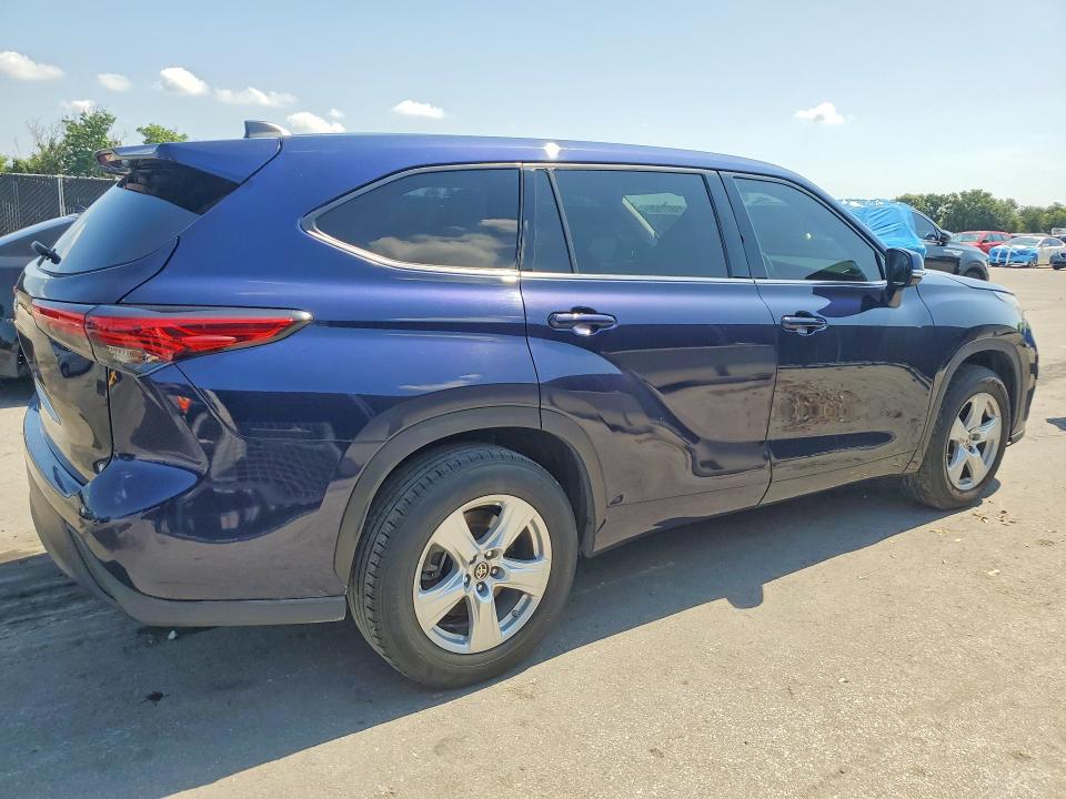 2022 Toyota Highlander VIN 5TDCZRAH7NS546164 COPART salvage auction — MINOR DENT/SCRATCHES, Fl - Certificate Of Title, sold $18,300 on 2026-07-28 (photo 3)