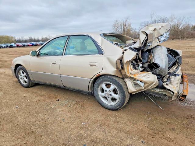 1998 Lexus ES VIN JT8BF28G3W0099845 COPART salvage auction — REAR END, OH - CERT OF TITLE-SALVAGE, sold $325 on 2026-07-02 (photo 2)