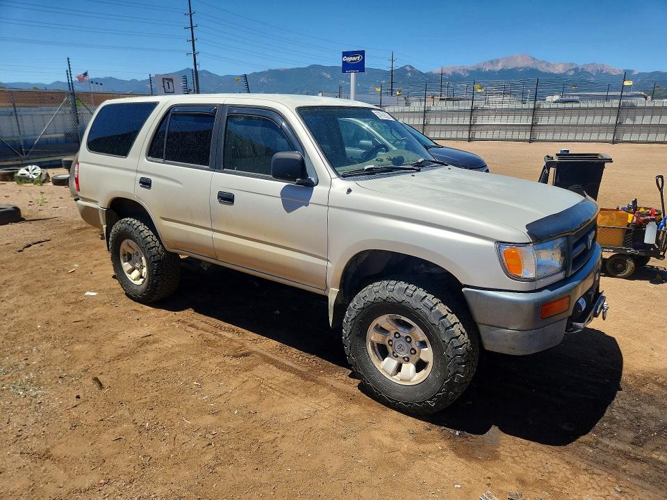 1998 Toyota 4runner VIN JT3GM84R2W0033492 COPART salvage auction — NORMAL WEAR, Sd - Dis/Dlr/Exp Only Salvage Title, sold $625 on 2026-07-06 (photo 4)
