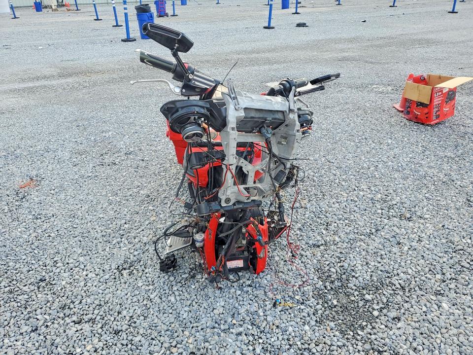 2015 Victory motorcycles Cross country VIN 5VPDA36N9F3045692 COPART salvage auction — FRONT END, LA - CERT OF TITLE-SALVAGE, sold $375 on 2026-07-13 (photo 2)