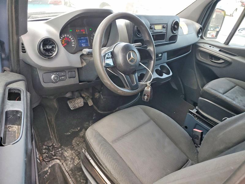 2019 Mercedes-benz VIN WD4PF1CD6KP137042 COPART salvage auction — MINOR DENT/SCRATCHES, Fl - Certificate Of Title, sold $12,000 on 2026-07-29 (photo 8)