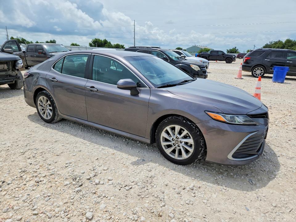 2021 Toyota Camry VIN 4T1C11AK0MU592090 COPART salvage auction — REAR END, Tx - Salvage Vehicle Title, sold $70 on 2026-07-09 (photo 4)