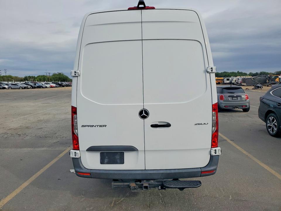 2019 Mercedes-benz Sprinter VIN WD3PF1CD3KP029496 COPART salvage auction — ROOF, Id - Certificate Of Title (P), sold $20,100 on 2026-07-15 (photo 6)