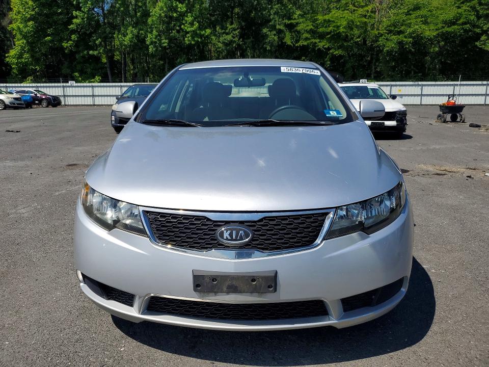 2012 Kia VIN KNAFU4A21C5596309 COPART salvage auction — VANDALISM, Nj - Certificate Of Title, sold $200 on 2026-07-28 (photo 5)