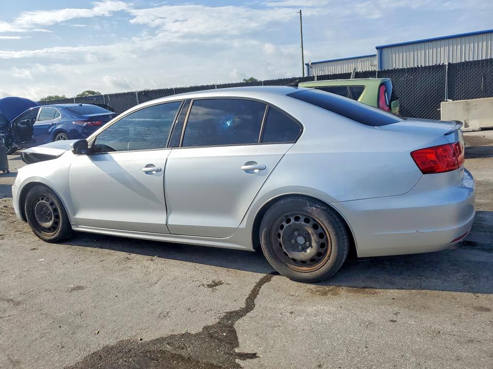 2011 Volkswagen Jetta VIN 3VWDX7AJ4BM315720 COPART salvage auction — FRONT END, Fl - Cert Of Title Slvg Rebuildable, sold $525 on 2026-07-02 (photo 2)