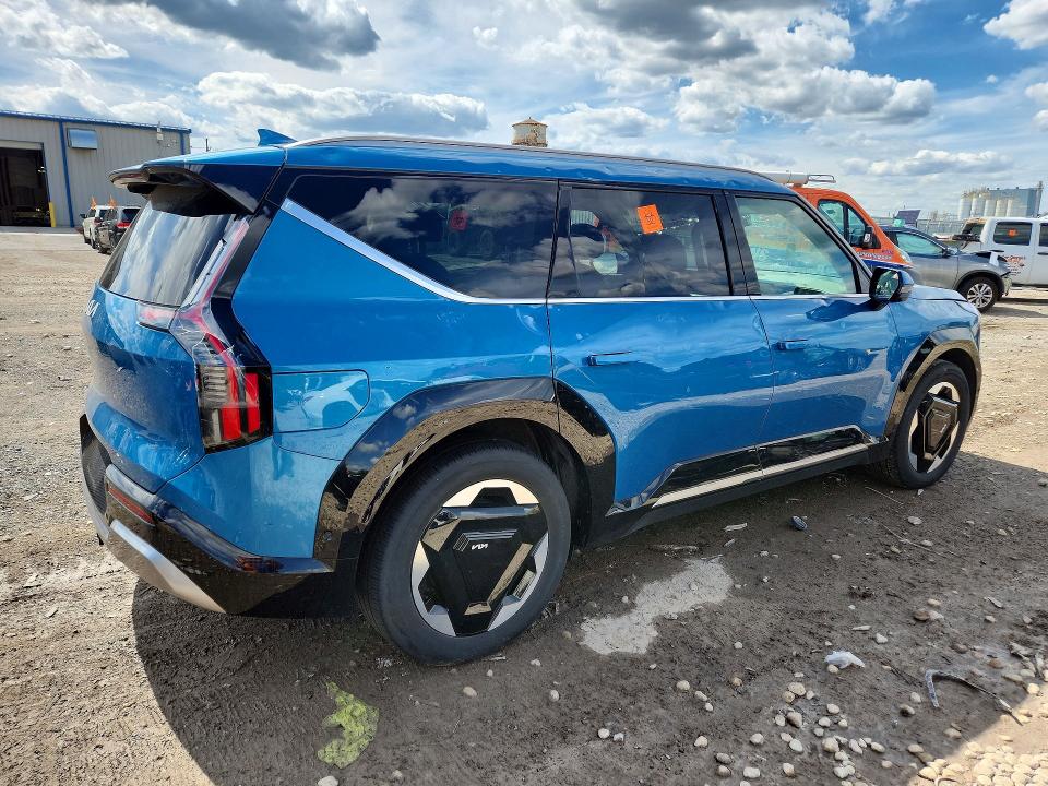 2024 Kia Ev9 VIN KNDADFS59R6033027 COPART salvage auction — HAIL, Il - Salvage Certificate, sold $7,000 on 2026-07-29 (photo 3)
