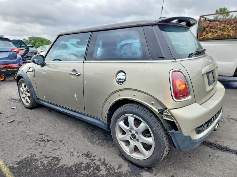 2007 Mini Cooper VIN WMWMF73517TV31343 COPART salvage auction — MINOR DENT/SCRATCHES, Or - Salvage Title Certificate, sold $750 on 2026-07-08 (photo 2)