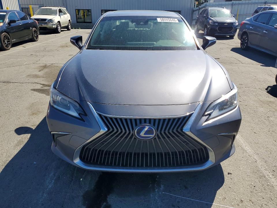 2019 Lexus ES VIN JTHB21B16K2040152 COPART salvage auction — REAR END, Ca - Salvage Certificate, sold $550 on 2026-07-31 (photo 5)