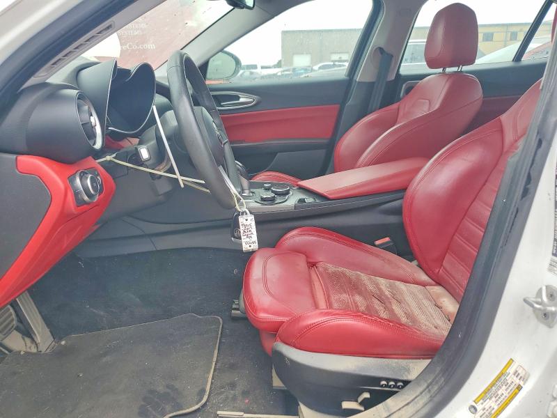 2017 Alfa romeo Giulia VIN ZARFAECN2H7552183 COPART salvage auction — WATER/FLOOD, Tx - Salvage Title-Flood Damage, sold $2,000 on 2026-07-23 (photo 7)