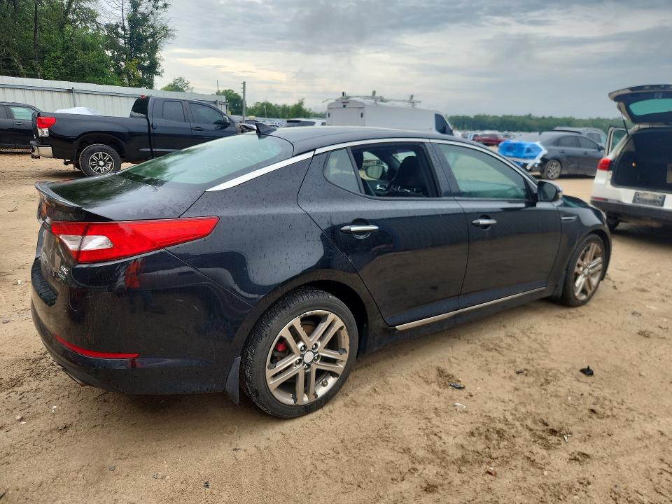 2013 Kia Optima VIN 5XXGR4A67DG091058 COPART salvage auction — SIDE, Fl - Cert Of Title Slvg Rebuildable, sold $800 on 2026-07-06 (photo 3)
