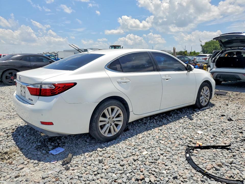 2014 Lexus VIN JTHBK1GG0E2113582 COPART salvage auction — MINOR DENT/SCRATCHES, Fl - Cert Of Title-Salvage Theft, sold $3,800 on 2026-07-15 (photo 3)