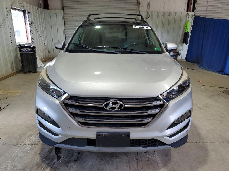 2017 Hyundai Tucson VIN KM8J3CA27HU506941 COPART salvage auction — MINOR DENT/SCRATCHES, Va - Certificate Of Title (P), sold $4,800 on 2026-07-30 (photo 5)