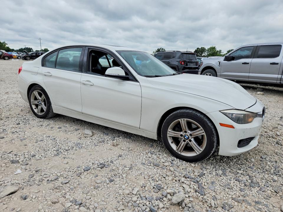 2015 BMW 3er VIN WBA3A5C59FF606690 COPART salvage auction — FRONT END, Mo - Salvage Certificate Of Title, sold $2,300 on 2026-08-03 (photo 4)