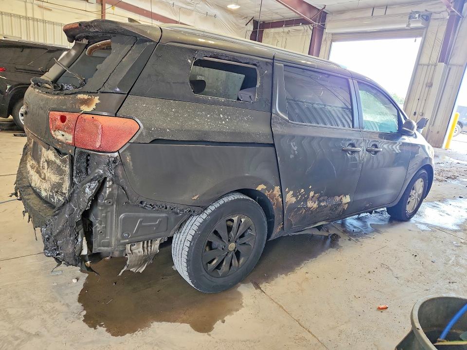 2016 Kia SEDONA VIN KNDMB5C14G6084764 COPART salvage auction — Burn Interior, Il - Junking Cert Of A Vehicle, sold $225 on 2026-07-27 (photo 3)