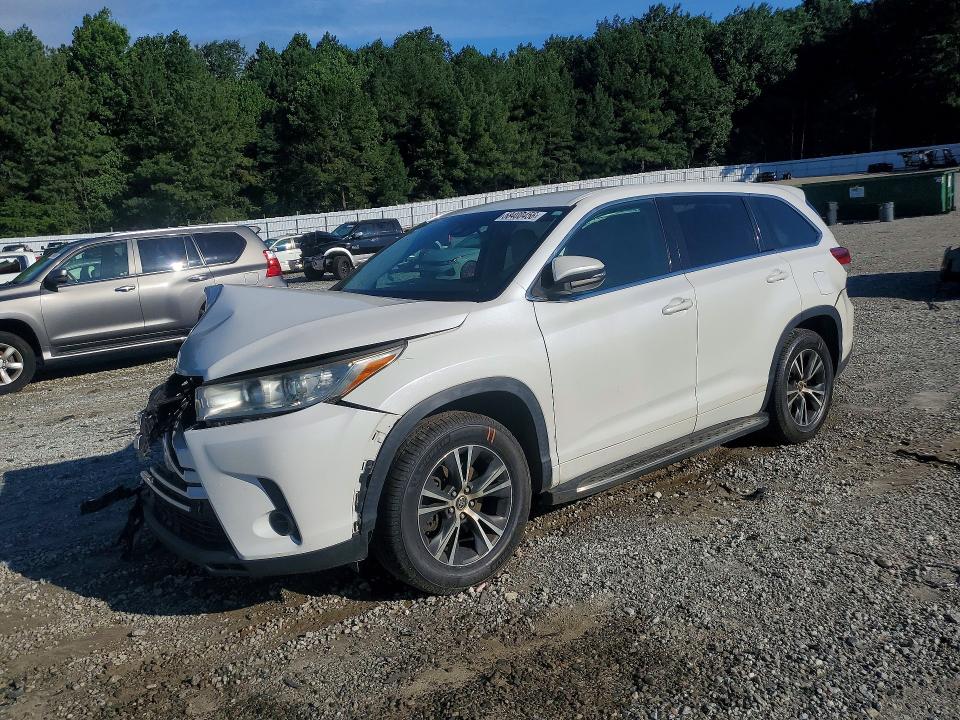 2017 Toyota VIN 5TDZZRFH5HS211184 COPART salvage auction — FRONT END, Salvage Title, sold $275 on 2026-07-29 (photo 1)