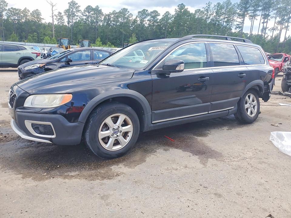 2013 Volvo VIN YV4952BL9D1156918 COPART salvage auction — REAR END, Nc - Salvage Certificate Of Title, sold $1,100 on 2026-08-05 (photo 1)