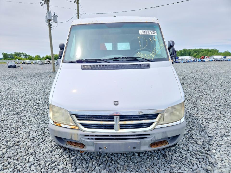 2005 Dodge Sprinter VIN WD0PD644955785705 COPART salvage auction — NORMAL WEAR, Mi - Certificate Of Title, sold $950 on 2026-07-15 (photo 5)