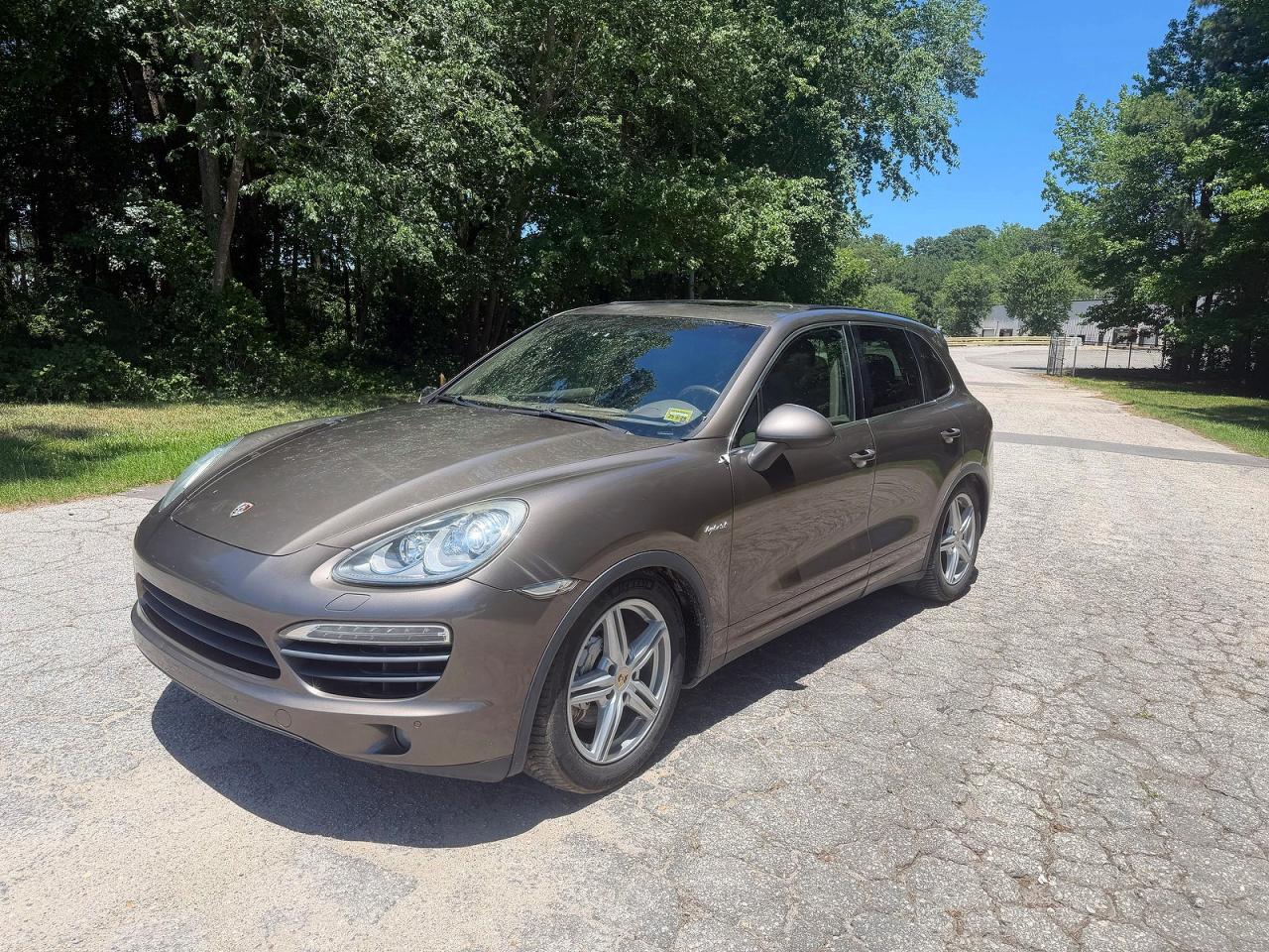 2012 Porsche Cayenne VIN WP1AE2A27CLA91108 COPART salvage auction — Minor Dent/Scratches, ME - DEALER ONLY CLEAN TITLE (P), sold $1,050 on 2026-07-02 (photo 2)
