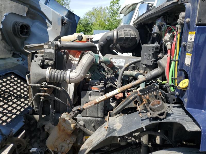 2014 Volvo VIN 4V4M99DG9EN150111 COPART salvage auction — NORMAL WEAR, Il - Certificate Of Title, sold $1,500 on 2026-07-28 (photo 9)