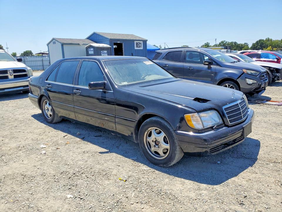 1999 Mercedes-benz S class VIN WDBGA33G5XA407062 COPART salvage auction — FRONT END, Ca - Dis/Dlr/Exp Clean W/Salv Hist, sold $375 on 2026-07-30 (photo 4)