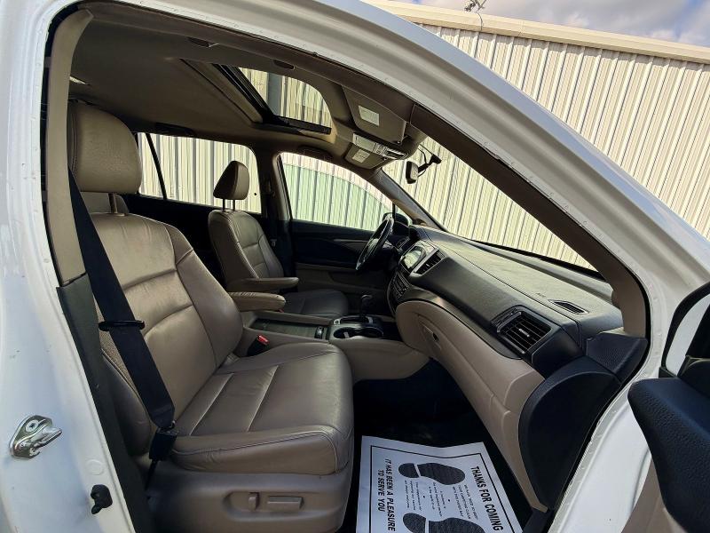 2016 Honda Pilot VIN 5FNYF5H50GB012224 COPART salvage auction — MINOR DENT/SCRATCHES, Tx - Certificate Of Title (P), sold $5,500 on 2026-07-09 (photo 5)