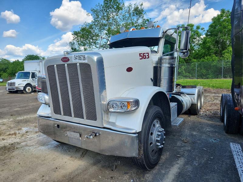 2019 Peterbilt 389 VIN 1XPXD49X1KD631392 COPART salvage auction — ROLLOVER, PA - CERTIFICATE OF SALVAGE, sold $16,500 on 2026-08-20 (photo 2)