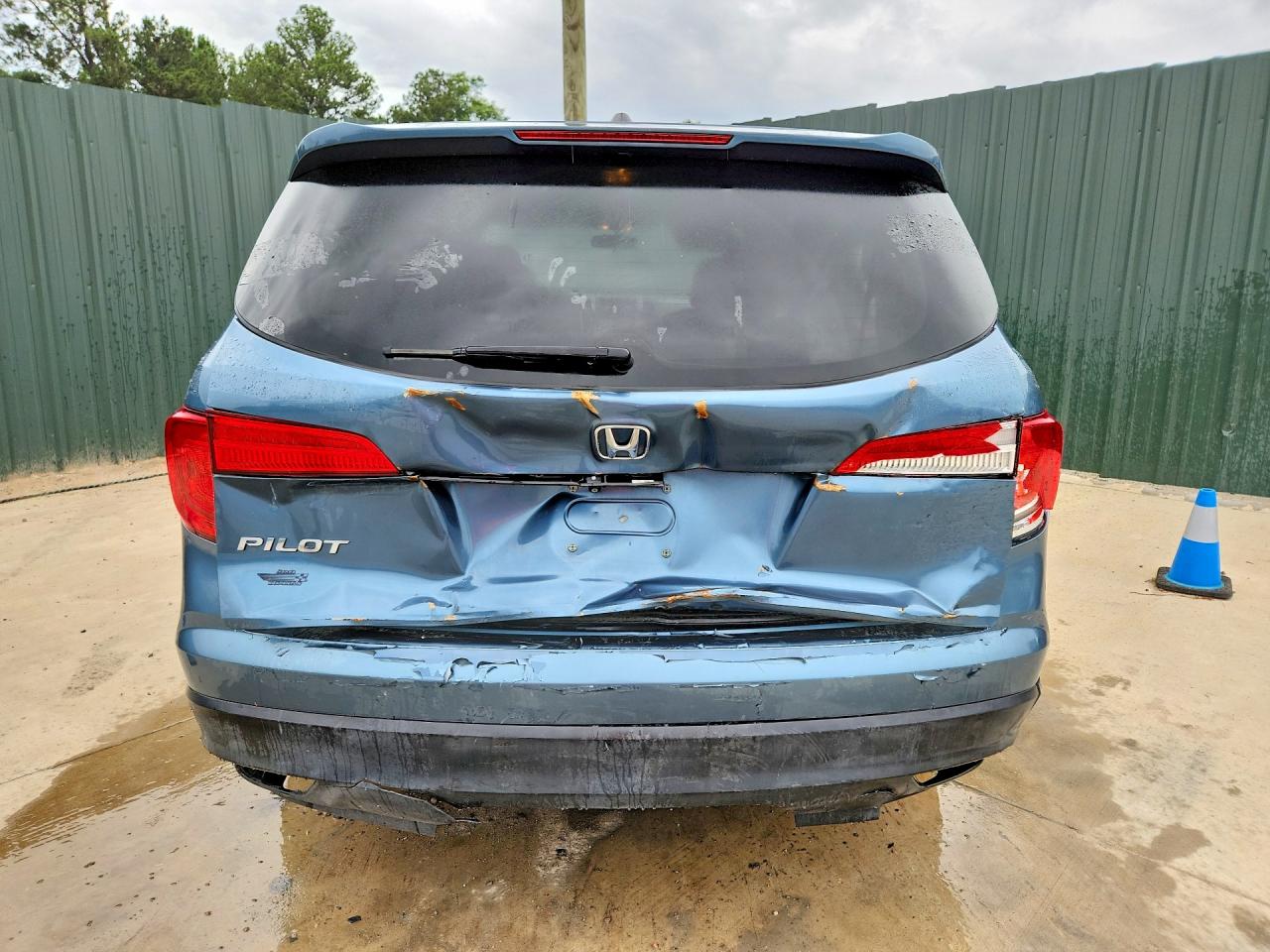 2018 Honda Pilot VIN 5FNYF5H39JB032641 COPART salvage auction — Rear End, GA - CERTIFICATE OF TITLE, sold $1,550 on 2026-07-09 (photo 6)