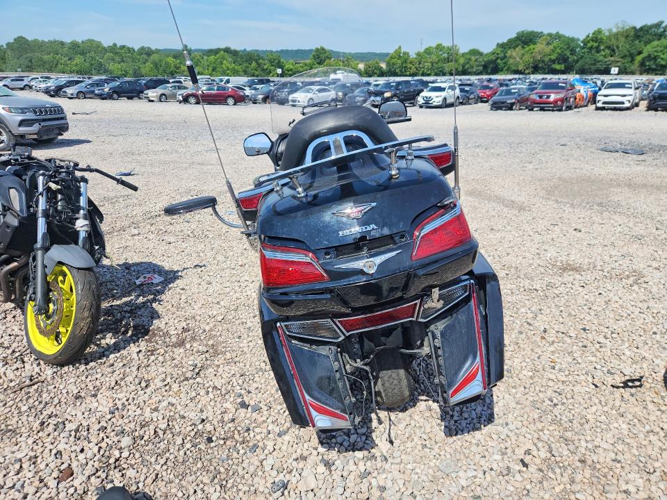 2015 Honda Gl1800c VIN JH2SC68G7FK300255 COPART salvage auction — MECHANICAL, Al - Cert Of Title-Salvage Title, sold $4,650 on 2026-07-16 (photo 4)