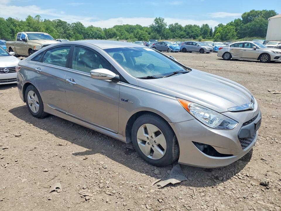 2012 Hyundai VIN KMHEC4A46CA039076 COPART salvage auction — MINOR DENT/SCRATCHES, PA - CERT OF TITLE, sold $125 on 2026-07-22 (photo 4)