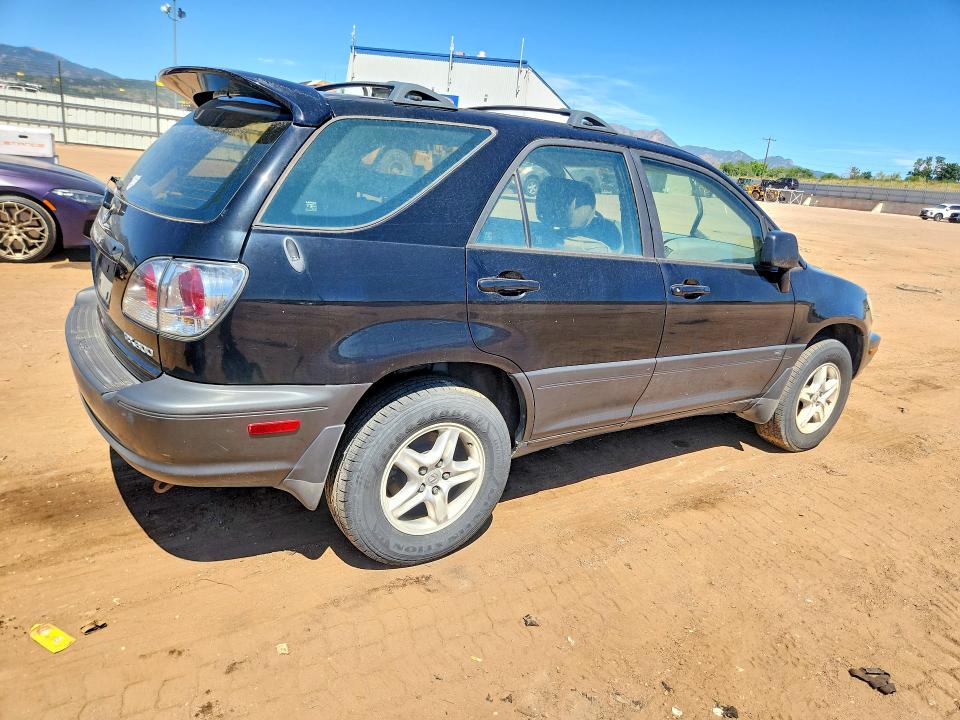 2002 Lexus Rx 300 VIN JTJGF10U820143526 COPART salvage auction — MINOR DENT/SCRATCHES, Ca - Dlr/Dis/Exp Only Salvage Title, sold $375 on 2026-07-15 (photo 3)