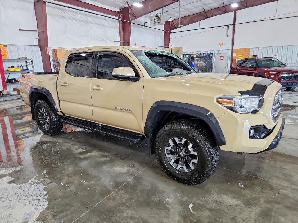 2017 Toyota Tacoma VIN 5TFCZ5AN3HX051750 COPART salvage auction — ROOF, Il - Salvage Certificate, sold $375 on 2026-07-29 (photo 4)